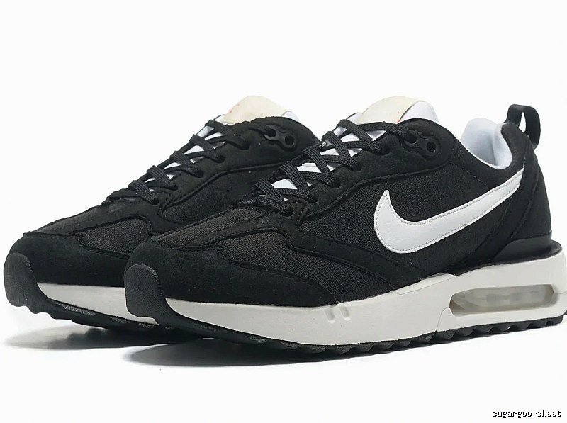 Nike Air retro-style black sports shoes